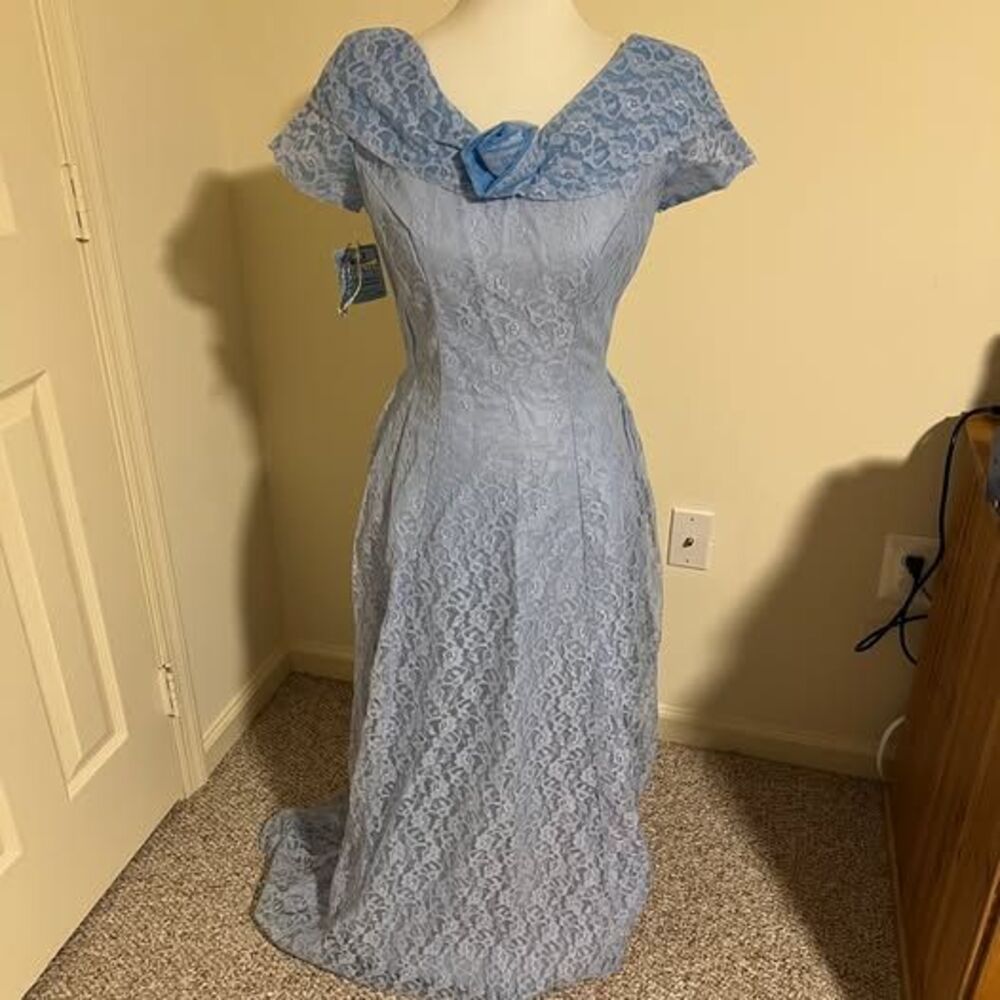 NWT Vintage Star Glo Formals Light Blue Lace Dress Size 7/8